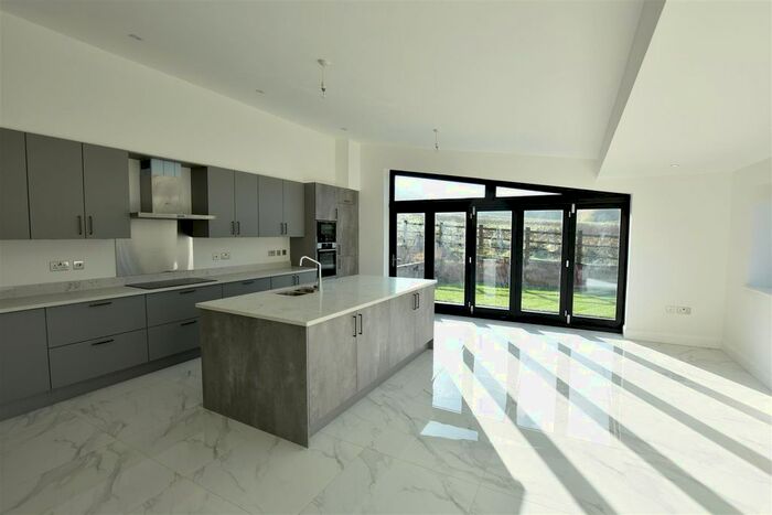 3 Bedroom Semi-Detached Bungalow For Sale In Shorne Ifield Road, Shorne, Gravesend, DA12