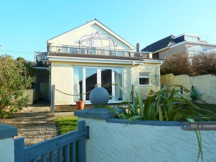 2 Bedroom Flat To Rent In Seaview Drive, Ogmore-By-Sea, Bridgend, CF32