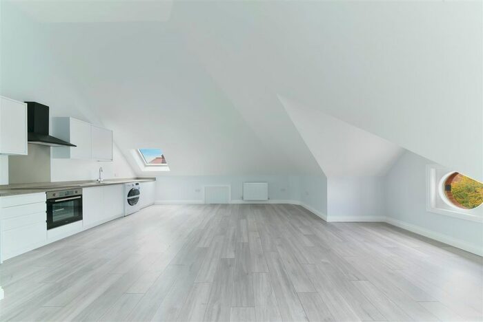 1 Bedroom Flat To Rent In Kingston Road, London, SW19