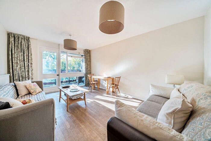 3 Bedroom Flat For Sale In John Ruskin Street, London, SE5