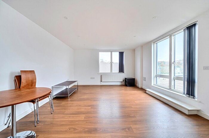 2 Bedroom Apartment For Sale In Perry Vale, London, SE23
