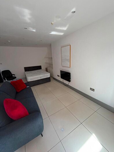 4 Bedroom Flat To Rent In Ground Floor, Cromer Terrace, Leeds, LS2