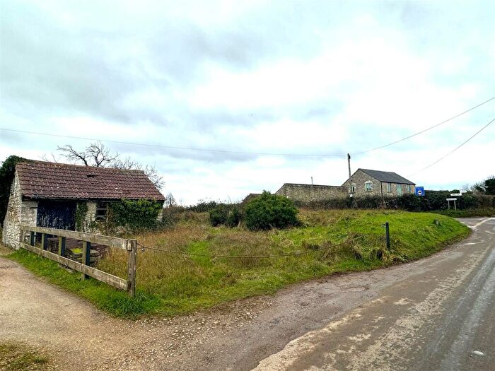 Garage / Parking For Sale In Shoscombe, Bath, BA2