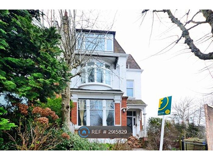 2 Bedroom Flat To Rent In Hornsey Lane Gardens, London, N6