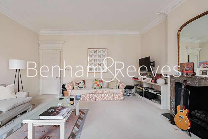 1 Bedroom Flat To Rent In Durward House, Kensington Court, W8