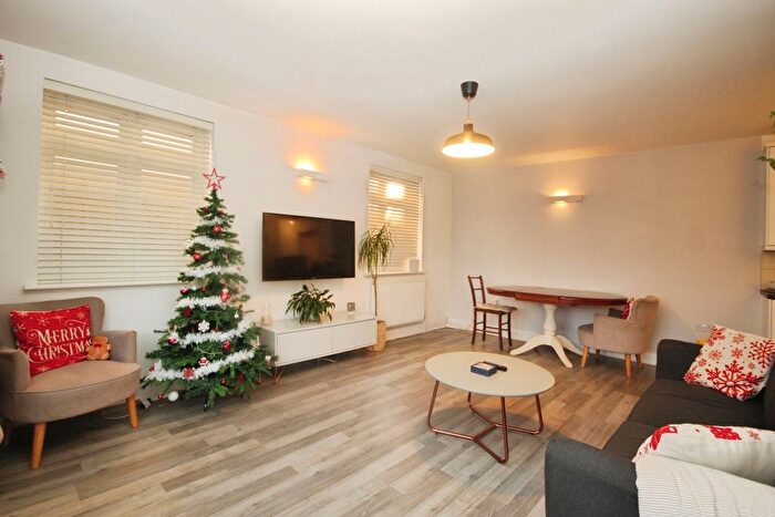 2 Bedroom Maisonette To Rent In Stanford Road, London, SW16
