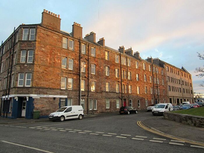 1 Bedroom Flat To Rent In Harbour Road, Musselburgh, East Lothian, EH21