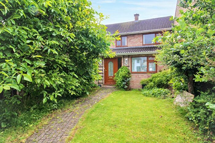 3 Bedroom Terraced House For Sale In Alkerton Road, Stonehouse, GL10