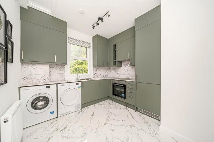 4 Bedroom Terraced House To Rent In Floyd Road, Charlton, SE7