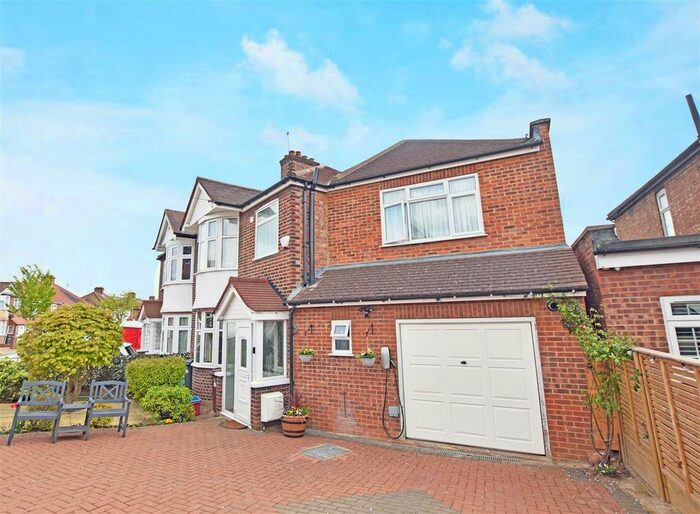 4 Bedroom Semi-Detached House To Rent In Roxborough Avenue, Isleworth, TW7