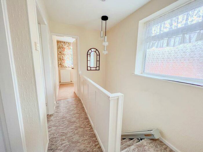 3 Bedroom Semi-Detached House For Sale In Mayland Drive, Streetly, Sutton Coldfield, B74