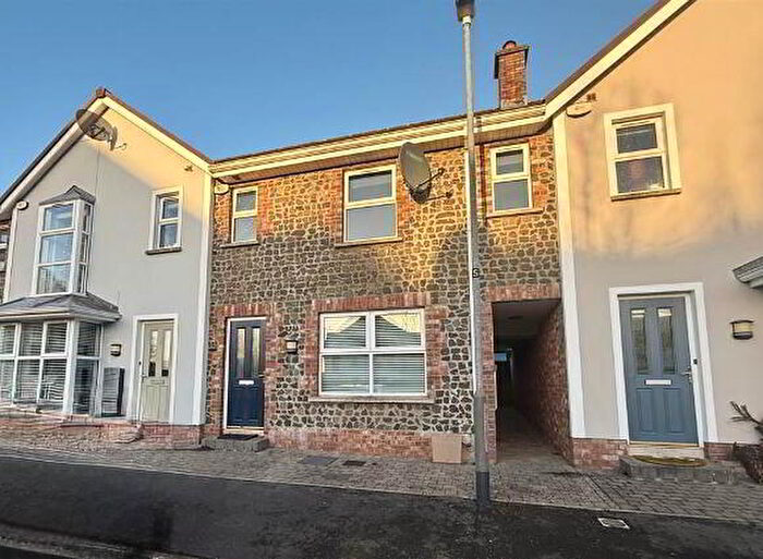 3 Bedroom TownHouse For Sale In Danesfort Park, Belfast, BT8