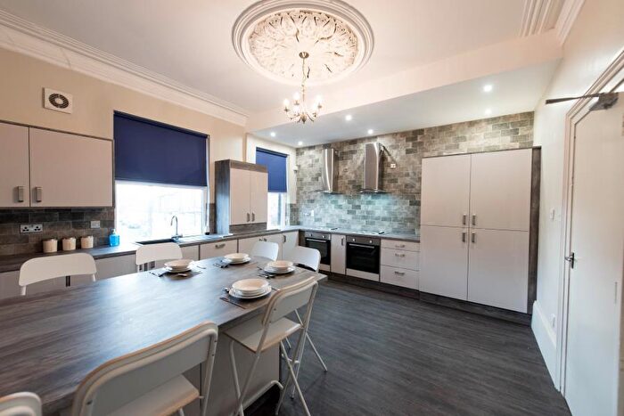 8 Bedroom Terraced House To Rent In Victoria Road, Hyde Park, Leeds, LS6