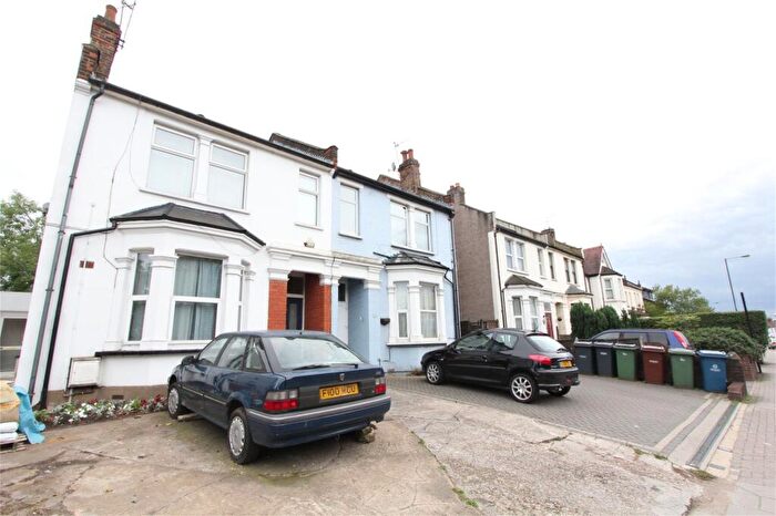 2 Bedroom Apartment To Rent In Pinner Road, Harrow, Greater London, HA1