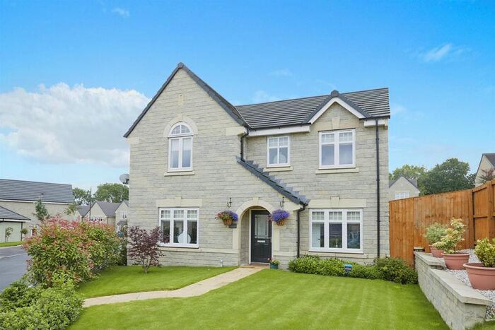 4 Bedroom Detached House For Sale In Coalburn Crescent, Crich, Matlock, DE4