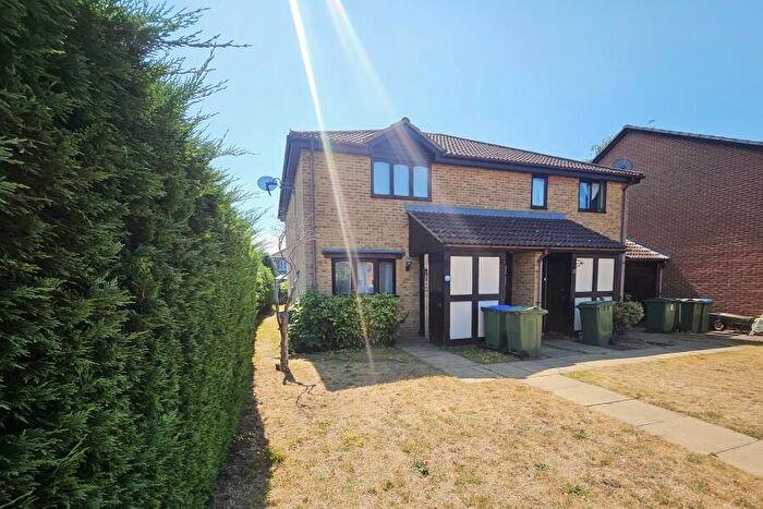1 Bedroom Ground Maisonette To Rent In Walton-on-Thames, Surrey, KT12