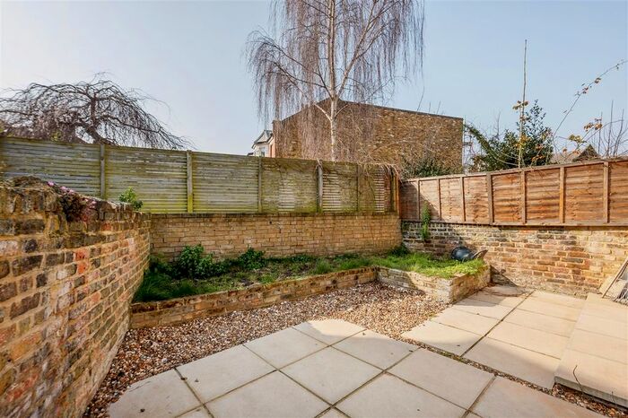 Studio To Rent In Hadyn Park Road, London, W12