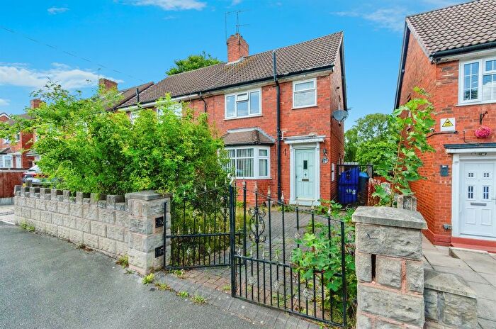 3 Bedroom Semi-Detached House For Sale In Beech Road, Wednesbury, WS10