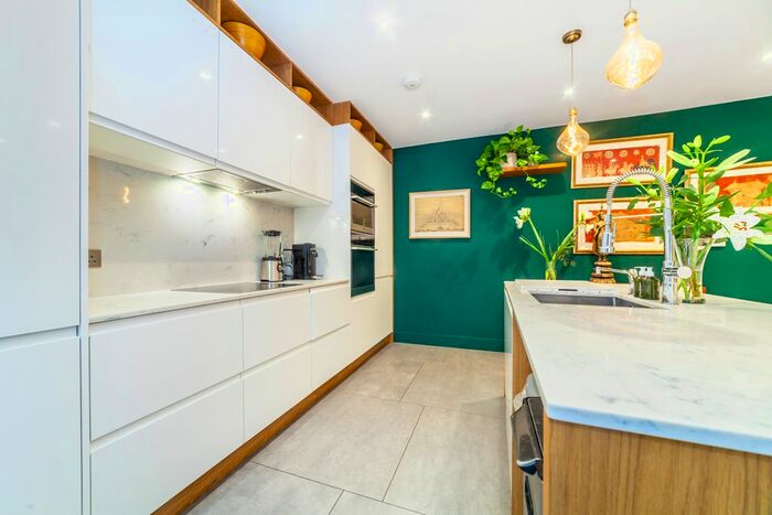 1 Bedroom Flat To Rent In Finborough Road, London SW10