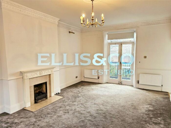 2 Bedroom Flat To Rent In Roxeth Hill, Harrow, HA2