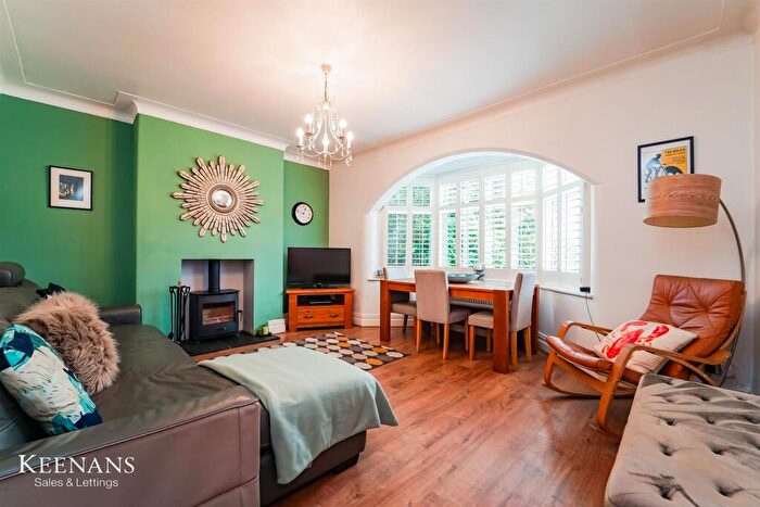 4 Bedroom Semi Detached House For Sale In Daneshill, Prestwich, M25