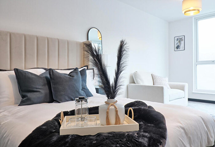 1 Bedroom Apartment For Sale In High Street, Wickford, Essex, SS12