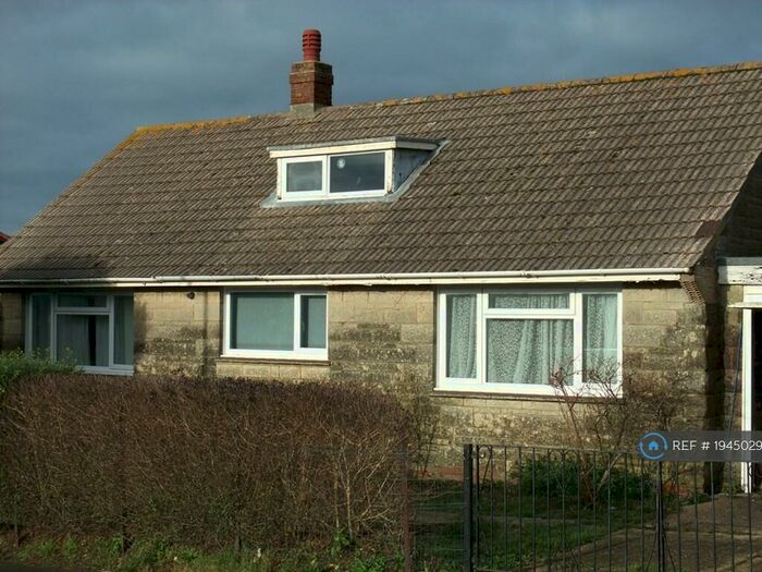 2 Bedroom Bungalow To Rent In Carlton Road, Ryde, PO33