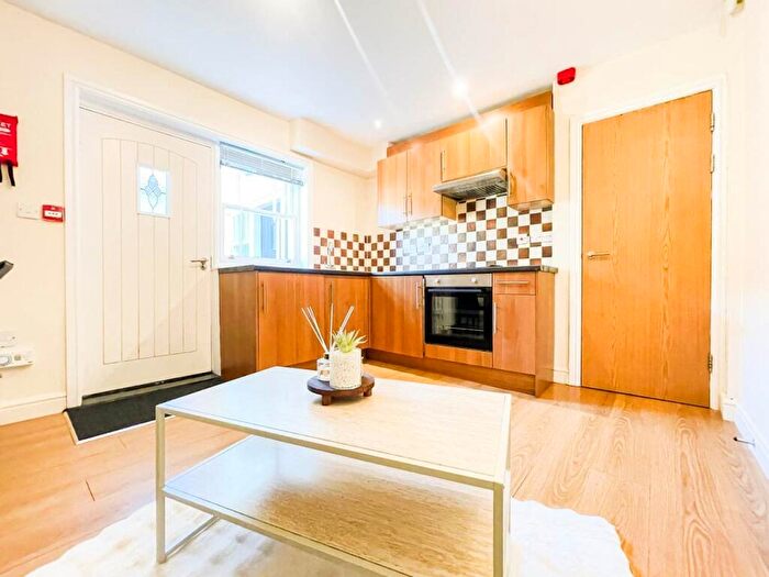 1 Bedroom Flat To Rent In , Stow Hill, Newport, NP20