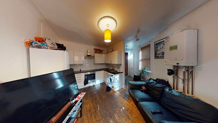 2 Bedroom Terraced House To Rent In Queens Road, Hyde Park, Leeds, LS6