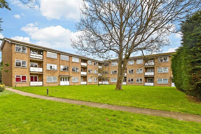 2 Bedroom Flat For Sale In Puckle Lane, Canterbury, Kent, CT1