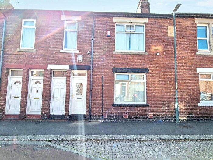 2 Bedroom Flat For Sale In Whickham Road, Hebburn, NE31