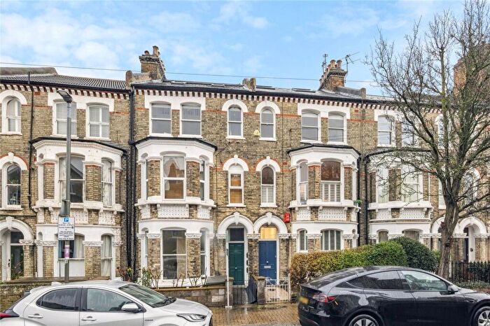2 Bedroom Apartment For Sale In Vardens Road, SW11