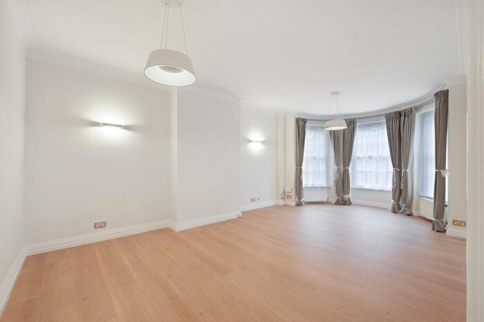 3 Bedroom Flat To Rent In South Lodge, Circus Road, NW8