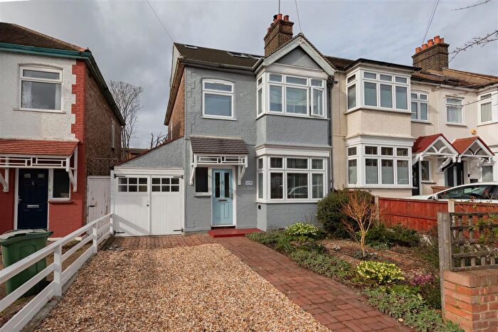 4 Bedroom Semi Detached House For Sale In Fyfield Road, Walthamstow, E17