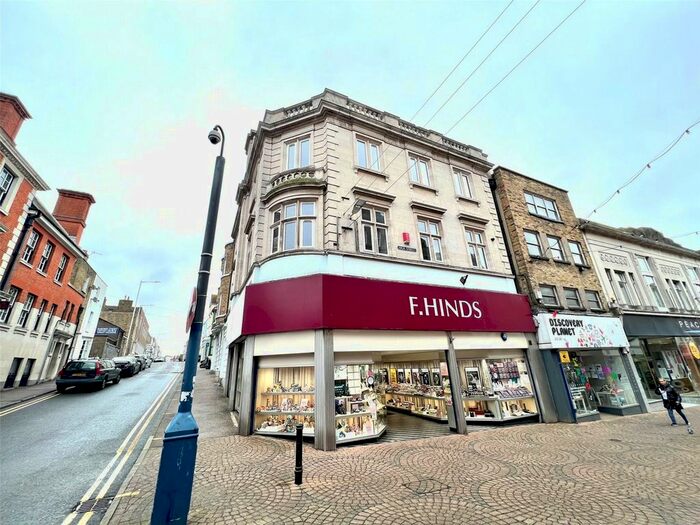 Studio To Rent In High Street, Ramsgate, Kent, CT11