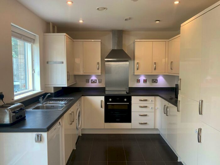 2 Bedroom House To Rent In Harness Close, Trumpington, CB2