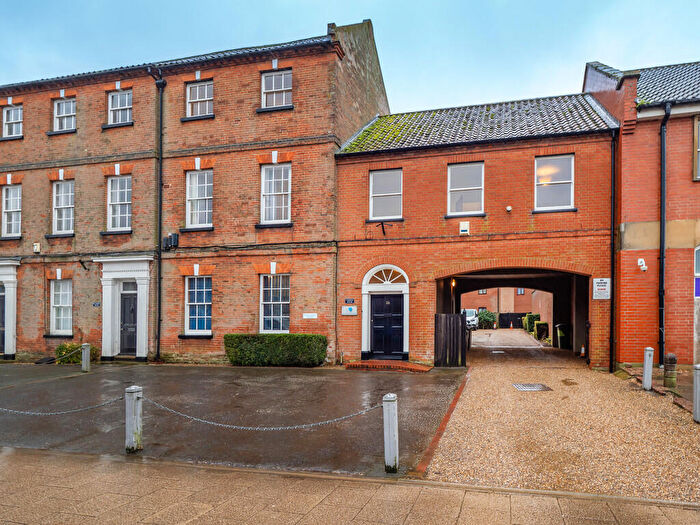 4 Bedroom Town House For Sale In Market Place, Swaffham, PE37