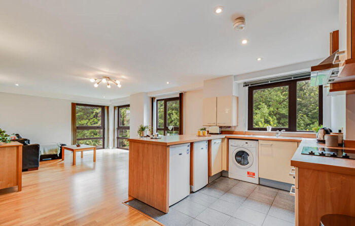 1 Bedroom Flat To Rent In Cardigan Road, Leeds, LS6