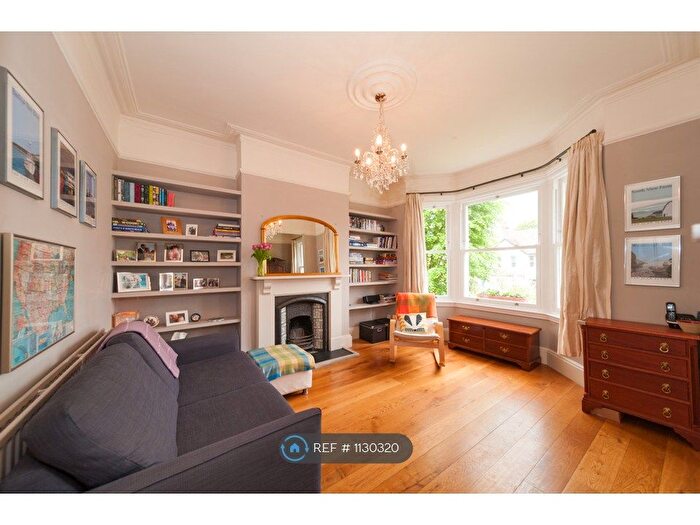 2 Bedroom Flat To Rent In Dulwich, London, SE21