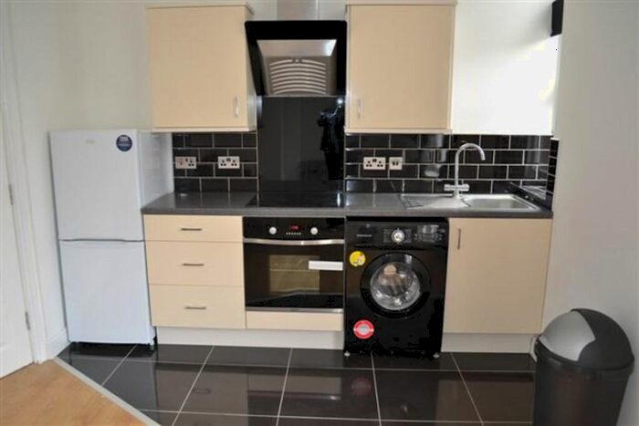 2 Bedroom Flat To Rent In St James Road, Leicester, LE2