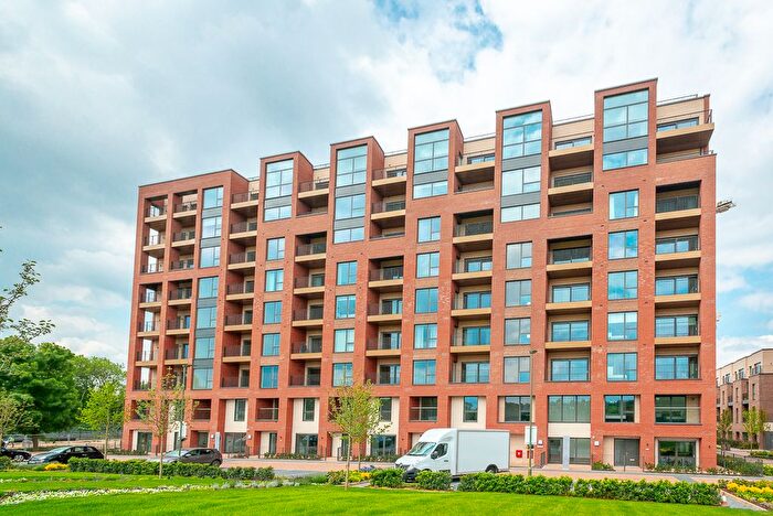 3 Bedroom Flat To Rent In Thonrey Close, London, NW9