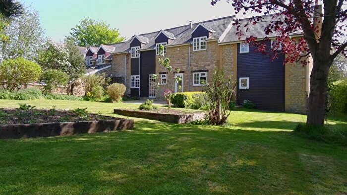 4 Bedroom Barn Conversion For Sale In Church End, Leckhampstead, MK18