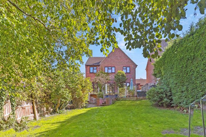 4 Bedroom Detached House For Sale In New Road, Drayton Parslow, Buckinghamshire, MK17