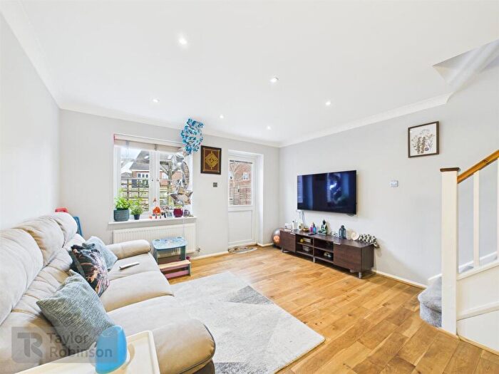 2 Bedroom Semi-Detached House For Sale In Beechside, Southgate, Crawley, RH10