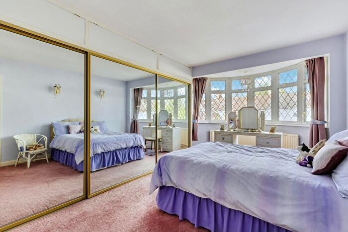 3 Bedroom Terraced House For Sale In Springfield Avenue, Merton Park, London, SW20