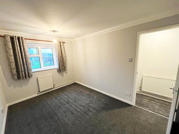 1 Bedroom Property To Rent In Southlands Court, St Giles Close, Shoreham, BN43