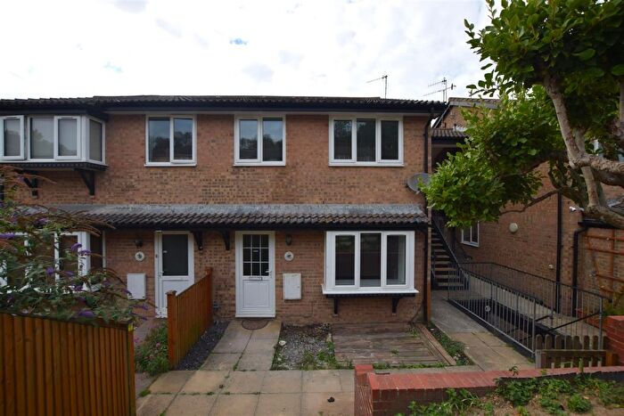 2 Bedroom Terraced House To Rent In Pinders Road, Hastings, TN35