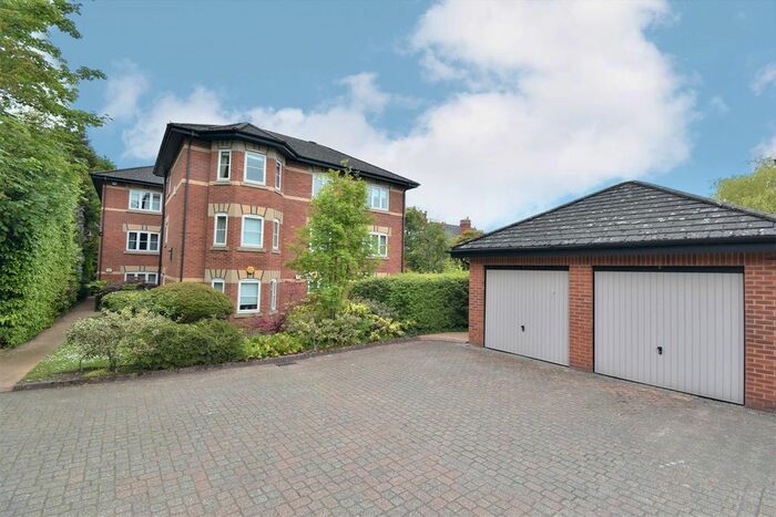 2 Bedroom Flat For Sale In The Oaks, Horseshoe Lane, Alderley Edge, SK9