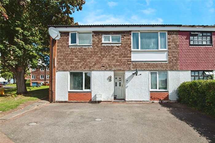 3 Bedroom Terraced House For Sale In Selcroft Avenue, Birmingham, West Midlands, B32