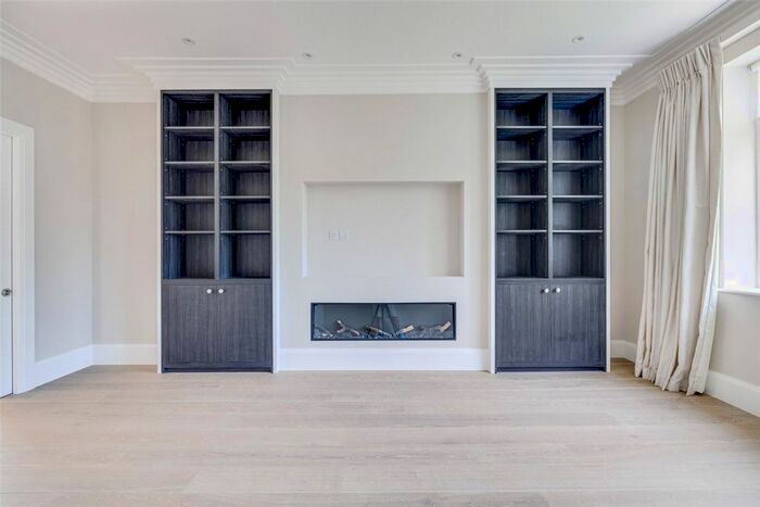 3 Bedroom Flat To Rent In Colehill Gardens, Fulham Palace Road, London, SW6